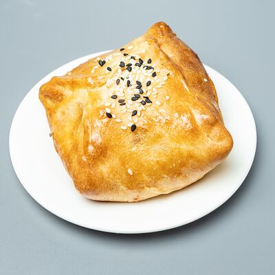 Булочка с ветчиной и сыром в Столовая на Типанова по цене 130 ₽