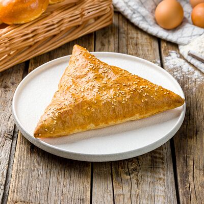 Самса с курицей в Пекарня Маковка по цене 115 ₽