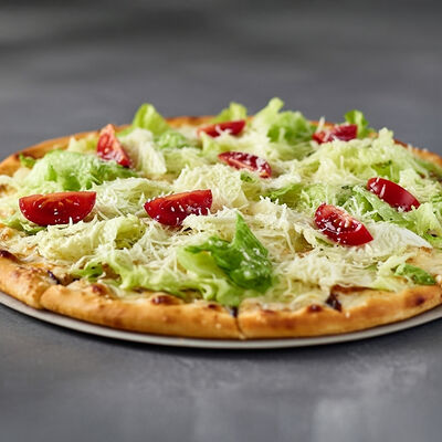 Пицца Цезарь в SASHIMI по цене 770 ₽