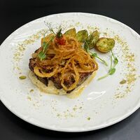 Стейк из свинины с перечным соусом в Разгуляй