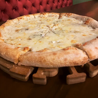 Четыре сыра в Luxury по цене 420 ₽