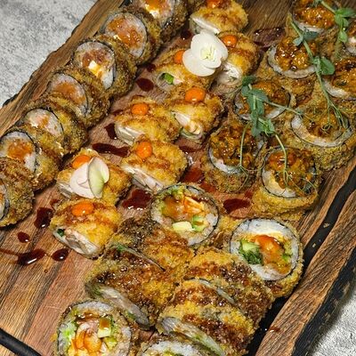 Хот сет роллов в Duran Bar & Grill по цене 1740 ₽