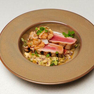 Стейк из тунца с авокадо в Ангария по цене 1027 ₽