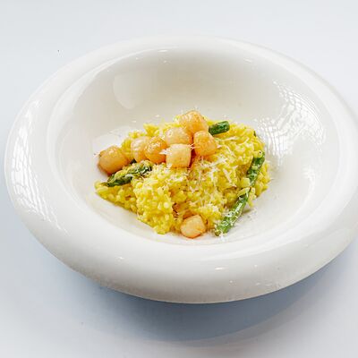 Лимонное ризотто с гребешком в Барслона по цене 720 ₽