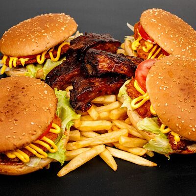 Бокс для вас с бургерами в Булка да мясо по цене 2760 ₽