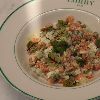 Оливье с лососем слабой соли в Lobby Bar по цене 640 ₽