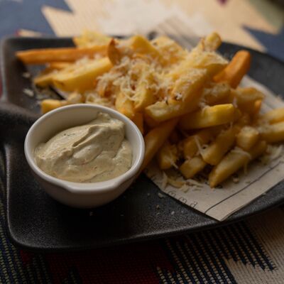 Картофель фри с копченым сыром и трюфелем в Грузинскоебистро Каха по цене 454 ₽