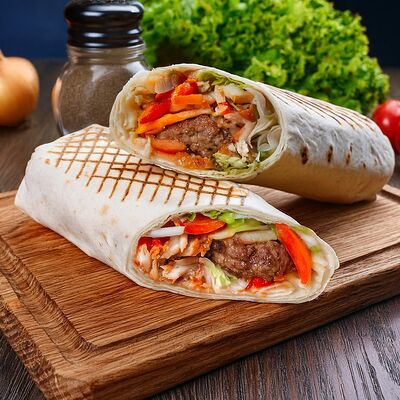 Люля-кебаб из курицы в лавашев Городок по цене 415 ₽