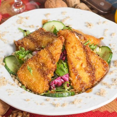 Салат с жареным сулугуни в Мушмула по цене 299