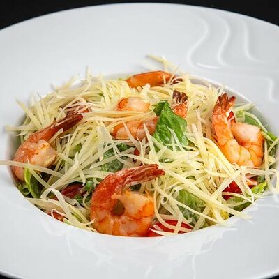 Цезарь с креветками в Crazy Brothers по цене 460 ₽