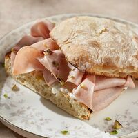 Панини с мортаделлой в Cacio e Pepe