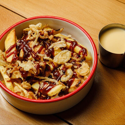 Чиз фрайс с куриной грудкой в Папины бургеры по цене 539 ₽