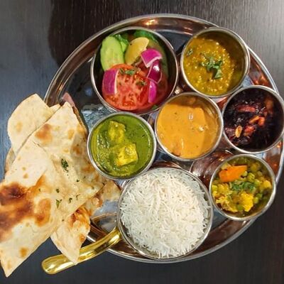 Non-Veg Thali в Royal India Индийский Ресторан по цене 680 ₽