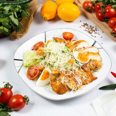 Цезарь с курицейв Чайхана Марварид по цене 640 ₽
