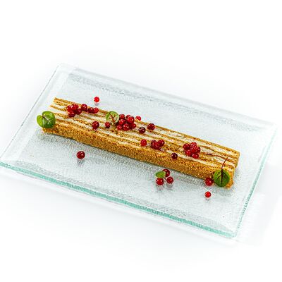 Медовик с брусникой в The Brasserie по цене 410 ₽