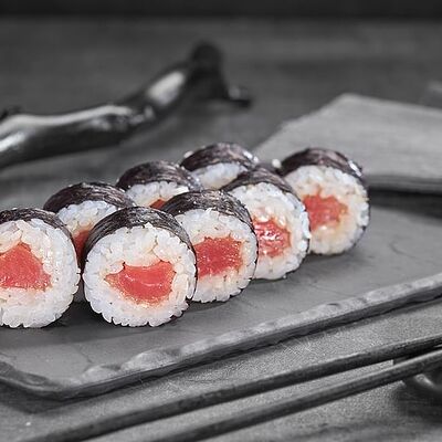 Маки с тунцом в Sushi Master по цене 9 р.