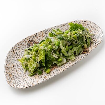 Зеленый салат с ореховым соусом в Гоген по цене 985 ₽