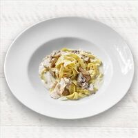 Паста фетучини с курицей и грибами в Перчини