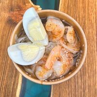 Рамен с тигровой креветкой в Umami