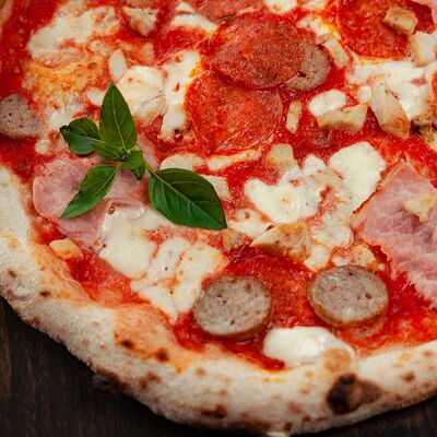 Четыре мяса в Storia Pizza по цене 990 ₽