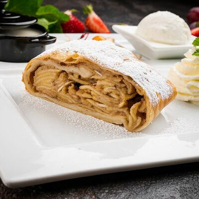 Штрудель Яблочный в Paulaner Wirtshaus Polyanka по цене 650 ₽