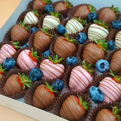 Клубника в шоколаде Callebaut №150 в TRIKOROBOCHKI по цене 3299 ₽