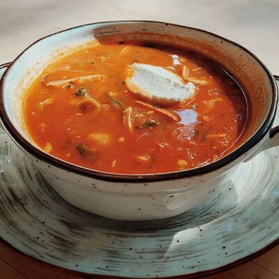 Вег-солянка с веган колбасой и соевым мясом в Я люблю тебя по цене 620 ₽