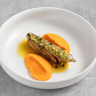 Утиное филе с апельсиновым соусом и пюре из бататав Магадан по цене 1490 ₽