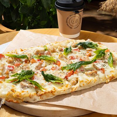 Пицца с куриным филе в Shawarma Gods по цене 618 ₽