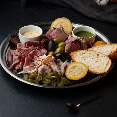 Мясная тарелка в Изи Паб по цене 1595 ₽