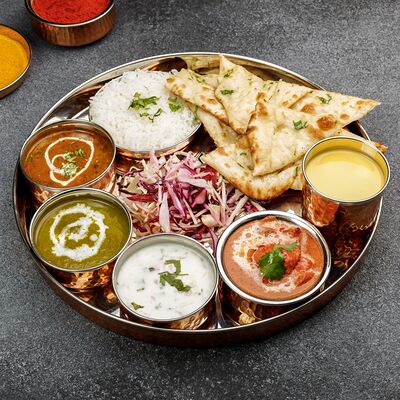 Куриный тали Chicken Thali в Curry индийская кухня по цене 1899 ₽