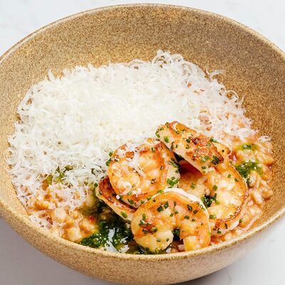 Овсяная каша с креветками и пармезаном в Hello Wine по цене 450 ₽