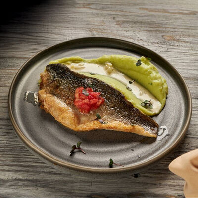 Филе сибаса с картофельным пюре и соусом берблан в Инжир по цене 880 ₽