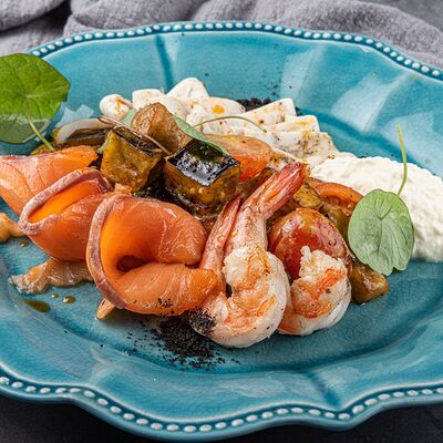 Теплый салат с морепродуктами в Duran Bar & Grill по цене 875