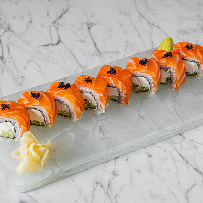 Ролл Филадельфия с мурманским лососем в Dragon по цене 1790 ₽