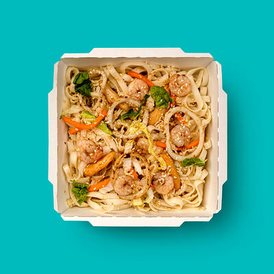 Вок Курица, кальмары, креветки в WOK&GO по цене 455 ₽