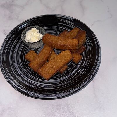 Гренки ржаные чесночныев Сказка lounge по цене 280 ₽