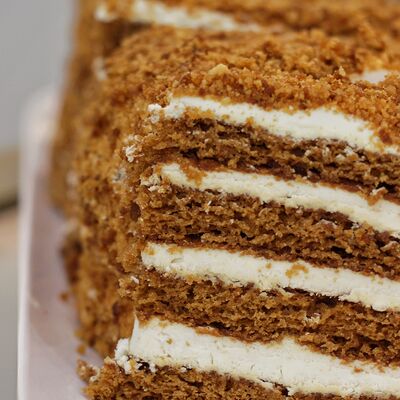 Торт Медовик в Едим по цене 880 ₽