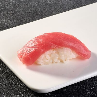 Нигири Тунец в Takamura Sushi по цене 120 ₽