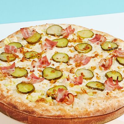 Пицца по-русски 25 см в Ostrov по цене 619 ₽