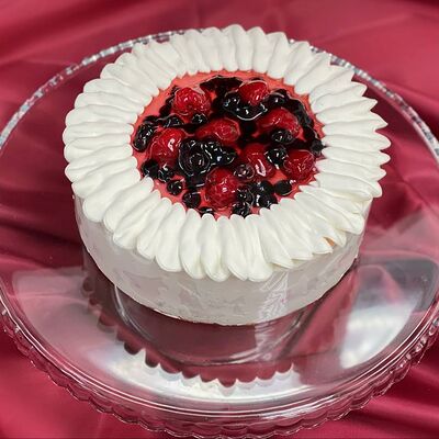 Торт Лесная ягода в Кондитерская Карамель по цене 775 ₽