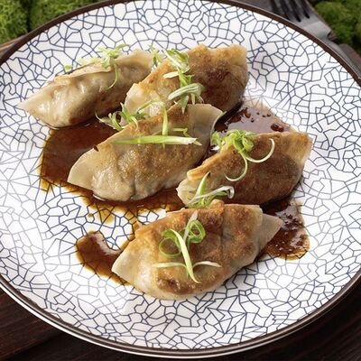 Гедза с креветкой и свининой в Эбби Noodles & Sushi Bar по цене 390