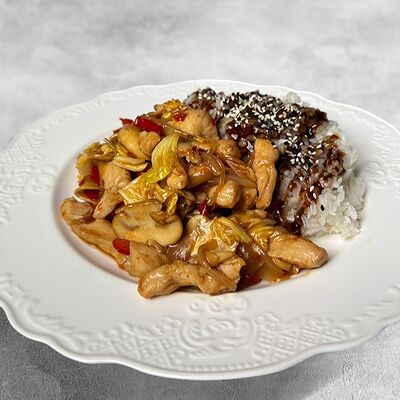 Курица по-тайски с японским рисом в MaMa Mia по цене 647 ₽