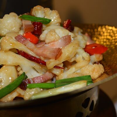 Цветная капуста с мясом свинины в Тан чао по цене 28 р.