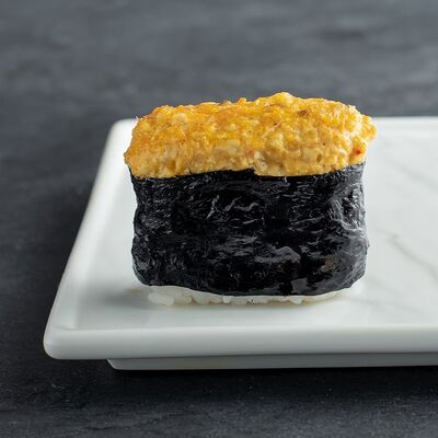 Суши запеченные Куриное филе в CRAZY SUSHI по цене 184 ₽
