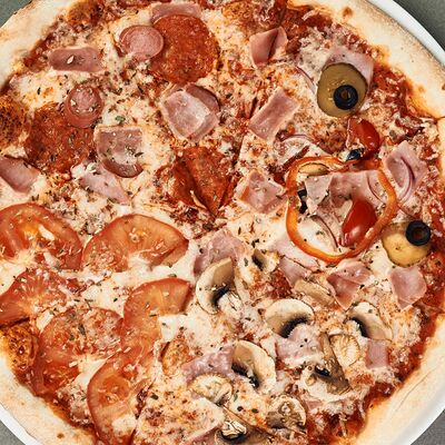 Пицца 4 вкуса 30 см в Невидалия по цене 910 ₽