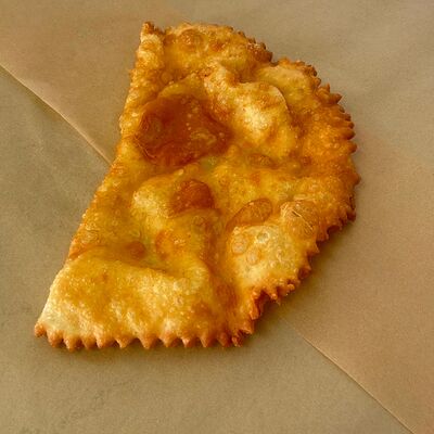 Чебурек с мясом в Пирожковая по цене 150 ₽