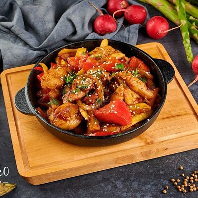 Курица по-домашнему в Чайхана Фаррух по цене 540 ₽