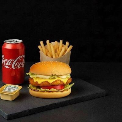 Цезарь комбо в Holy salt Шаурма Шашлык по цене 680 ₽