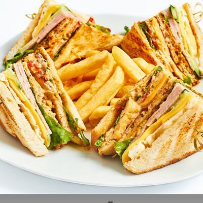 Клаб-сэндвич с курицей в Шашлычная наУглях по цене 450 ₽